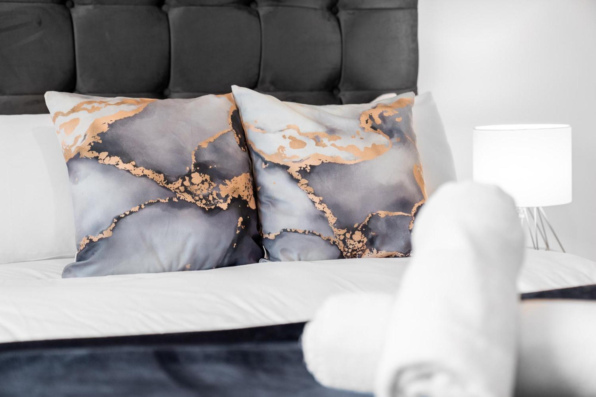 Stylish 2 Bedroom Apartment - Balcony - Secure Parking - Top Rated - 5Mc Birmingham Luaran gambar