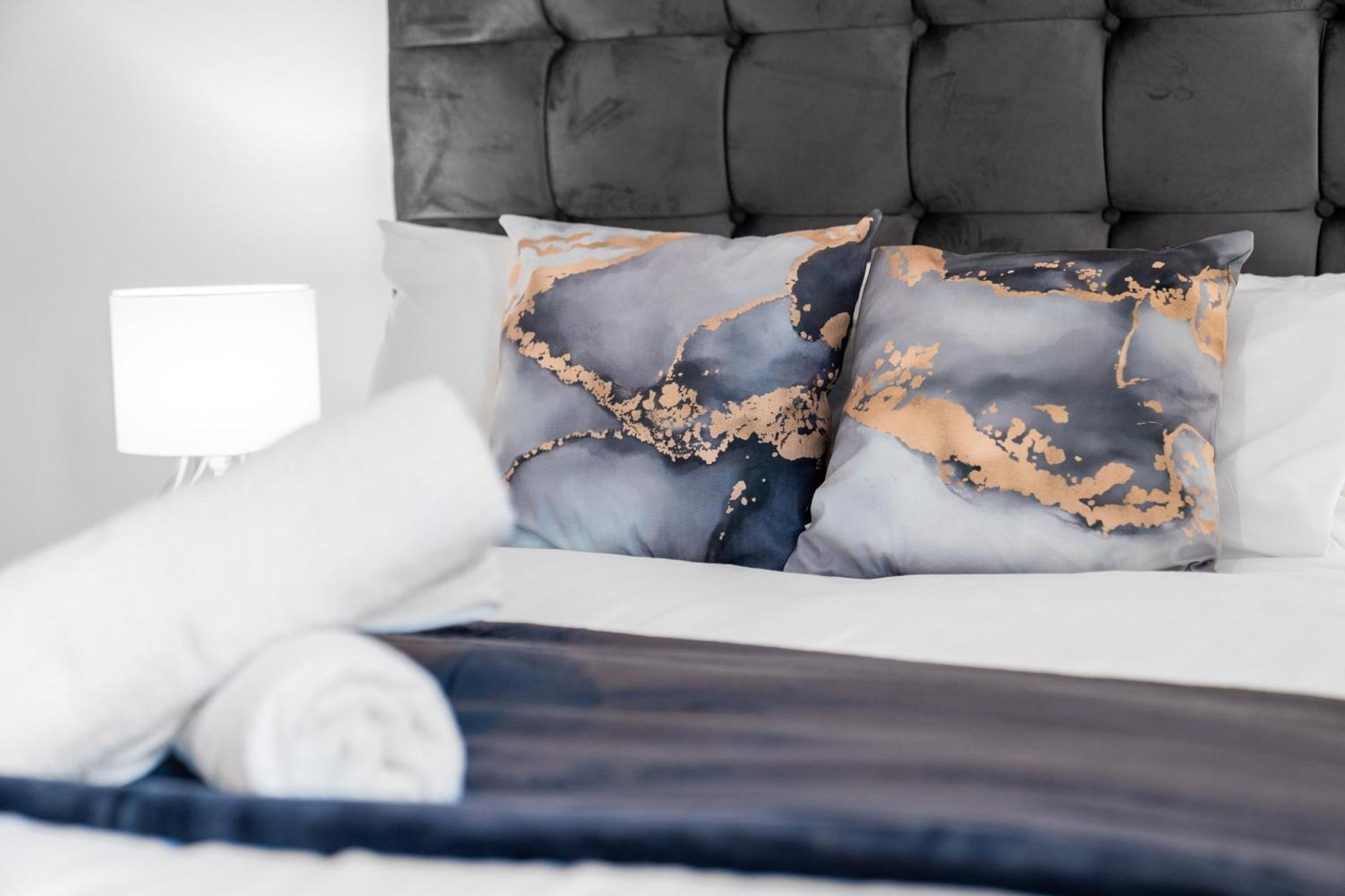 Stylish 2 Bedroom Apartment - Balcony - Secure Parking - Top Rated - 5Mc Birmingham Luaran gambar