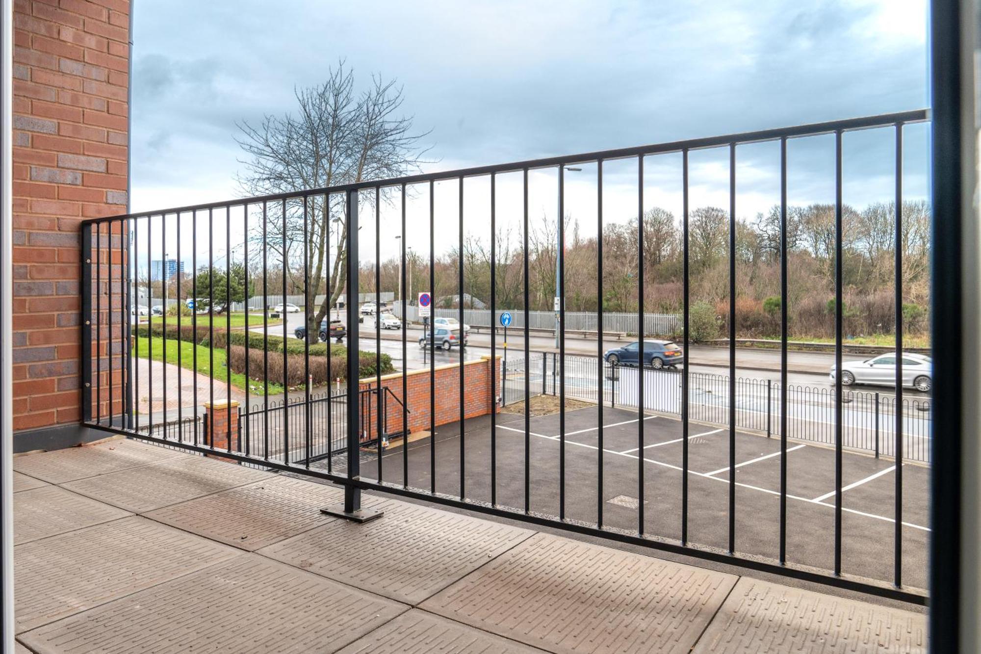 Stylish 2 Bedroom Apartment - Balcony - Secure Parking - Top Rated - 5Mc Birmingham Luaran gambar